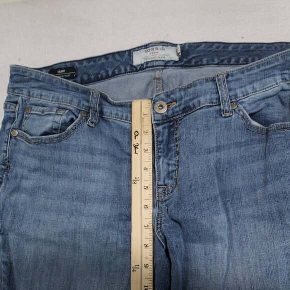 Torrid Women Blue Jeans Skinny Swear By The Fit Casual Denim Size 16 - Picture 5 of 9